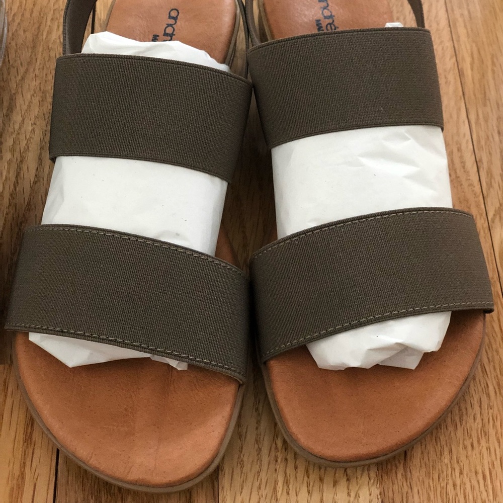 Andree Assous sandals new no box